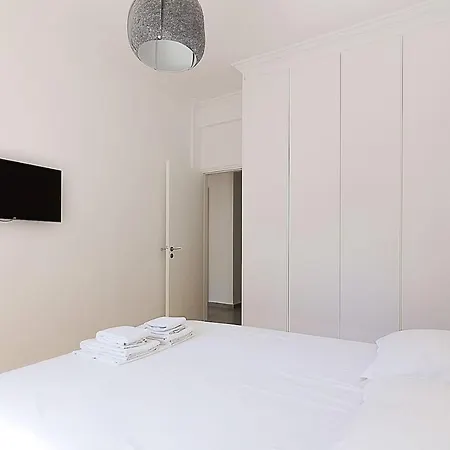 Spacious Two Bedroom In Central Location Apartamento
