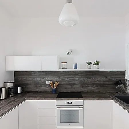 Spacious Two Bedroom In Central Location Apartamento Atenas