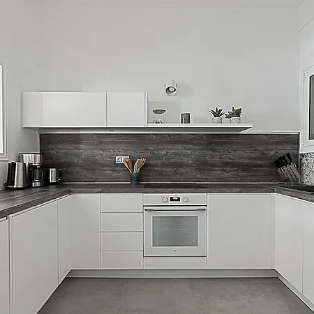 Apartamento Spacious Two Bedroom In Central Location