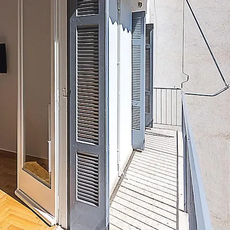 Spacious Two Bedroom In Central Location Apartamento *